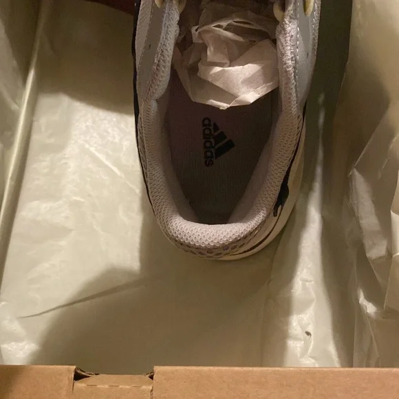 Yeezy Boost 700 - brand new - Picture 6 of 7